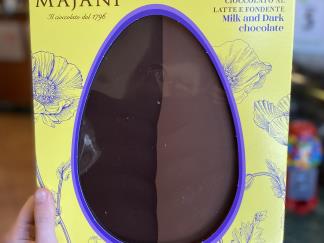 Uovo di cioccolato bicolor